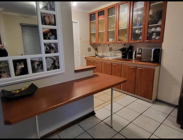 2 BEDROOM TOWNHOUSE FOR SALE IN LORRAINE